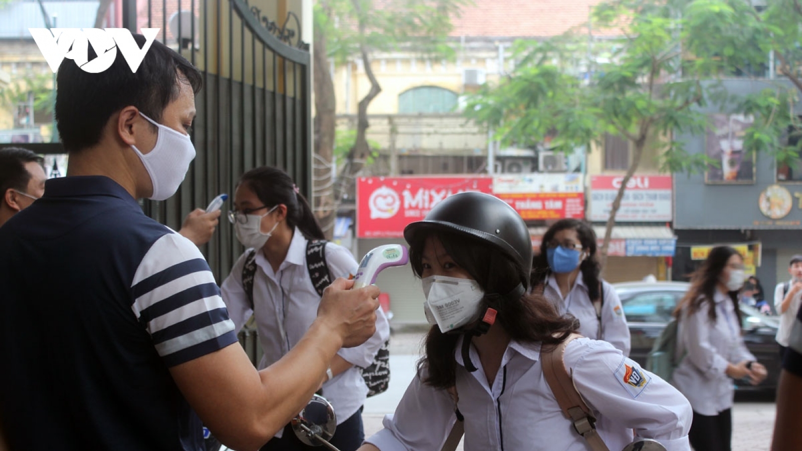 Chủ động phòng dịch Covid-19, không để bùng phát trong trường học
