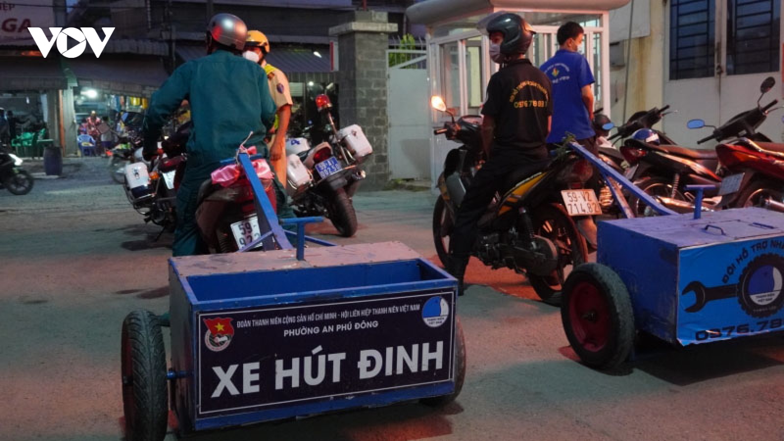 TP.HCM: Hút hơn 1kg đinh trên tuyến Quốc lộ 1A sau 30 phút