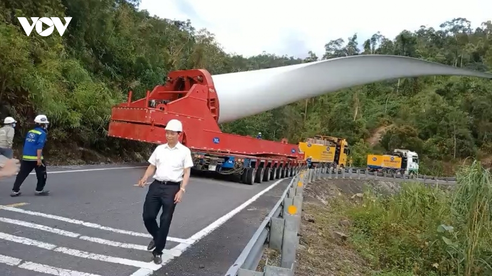 Xử lý ngay những tiêu cực trong cấp phép lưu hành xe quá khổ, xe chở hàng siêu trọng