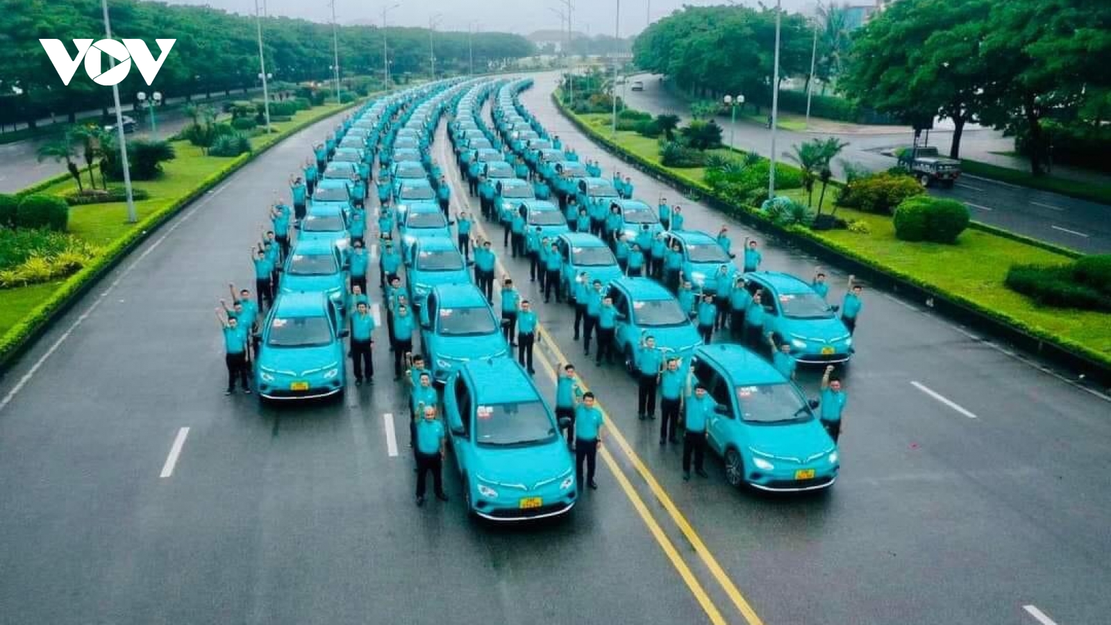 Khai trương hãng taxi thuần điện, giá mở cửa cho 1 km đầu tiên là 20.000 đồng