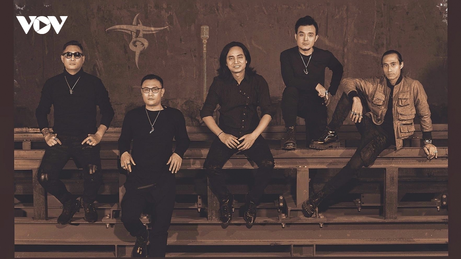 Ban nhạc Bức Tường ra mắt album với nhiều thử nghiệm mới