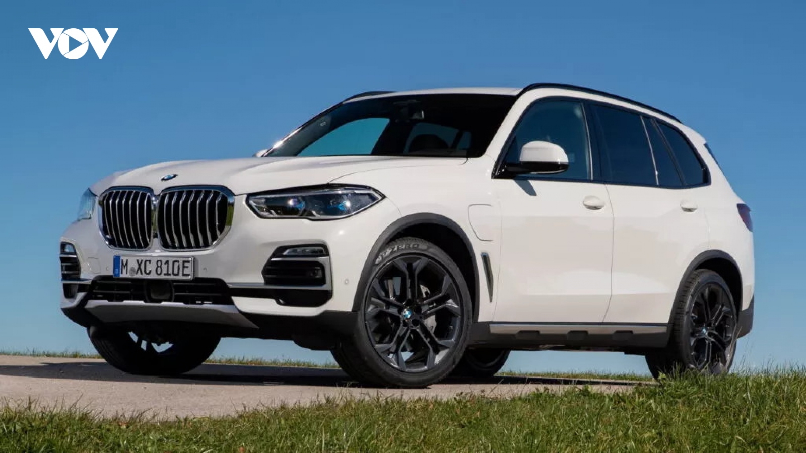 BMW triệu hồi X5 2023 vì lỗi gối tựa đầu hàng ghế thứ hai