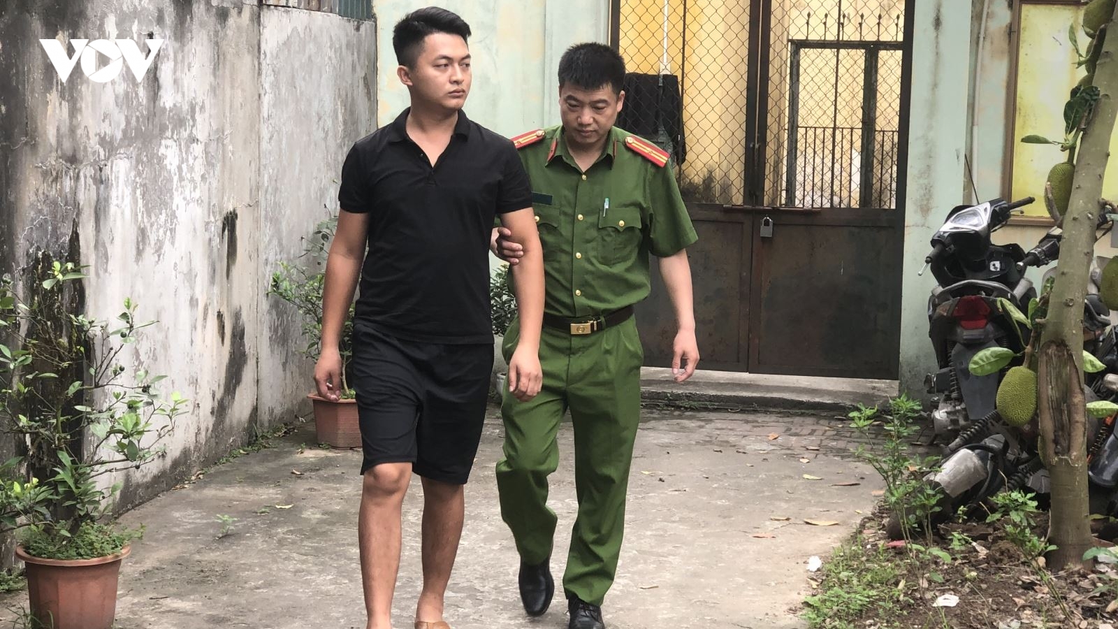 Chiếm đoạt hàng trăm triệu bằng thủ đoạn lừa đảo mua sắt phế liệu