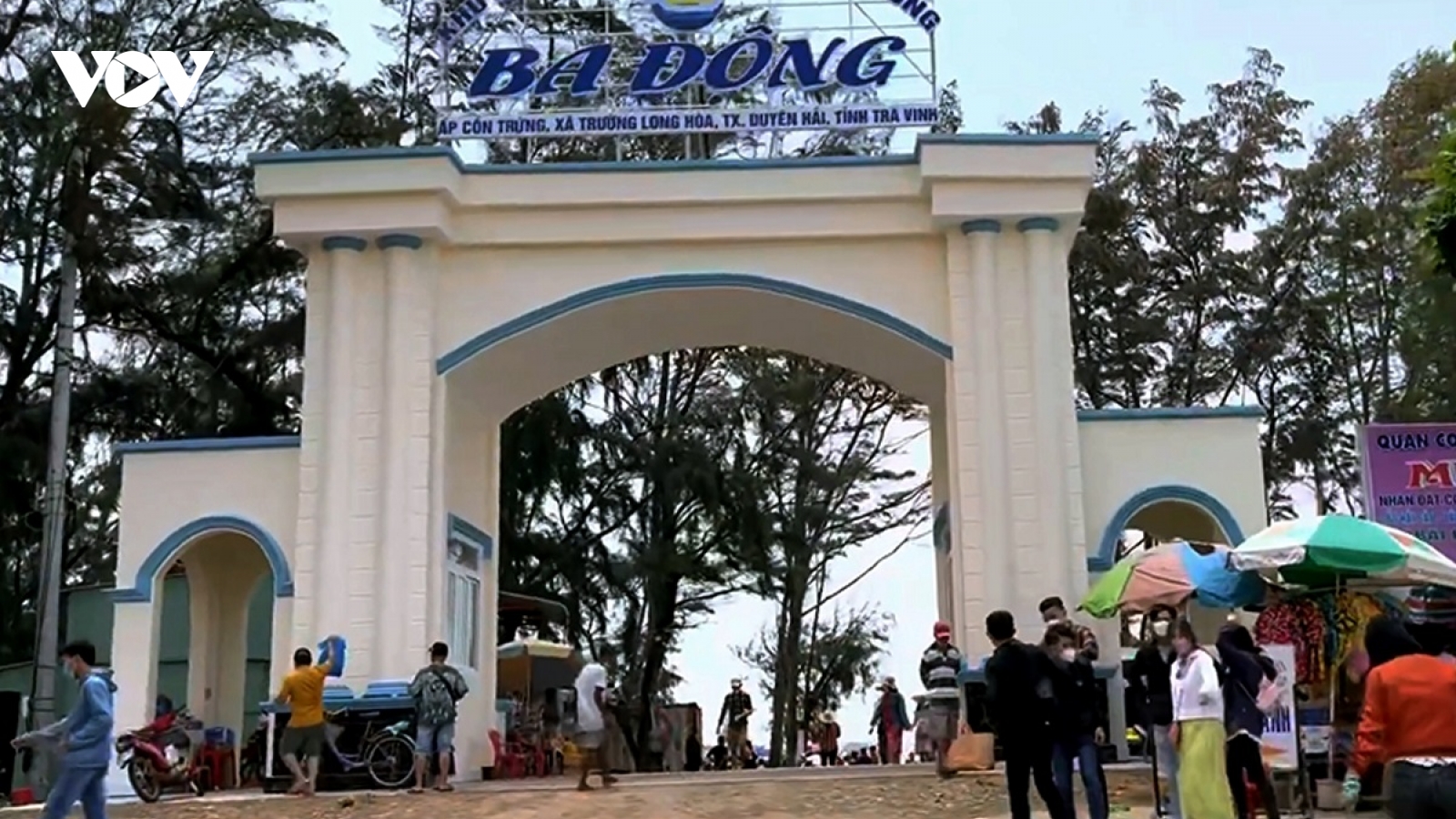 Biển Ba Động (Trà Vinh) thu hút khách trong kỳ nghỉ lễ