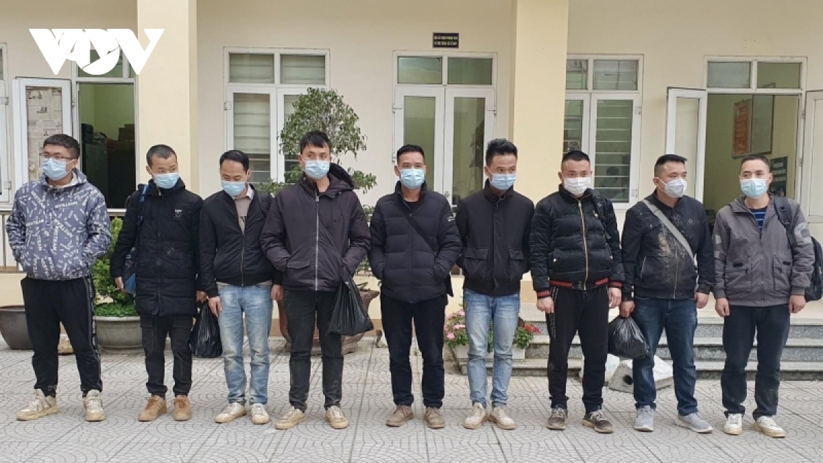 Nhập cảnh trái phép vào Việt Nam có thể bị phạt tù lên đến 3 năm