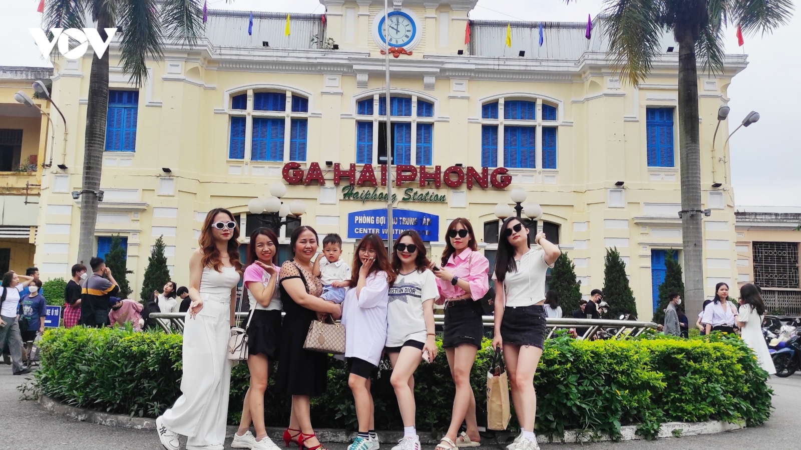City tour hấp dẫn, Ga Hải Phòng đón lượng khách kỷ lục trong đợt nghỉ lễ
