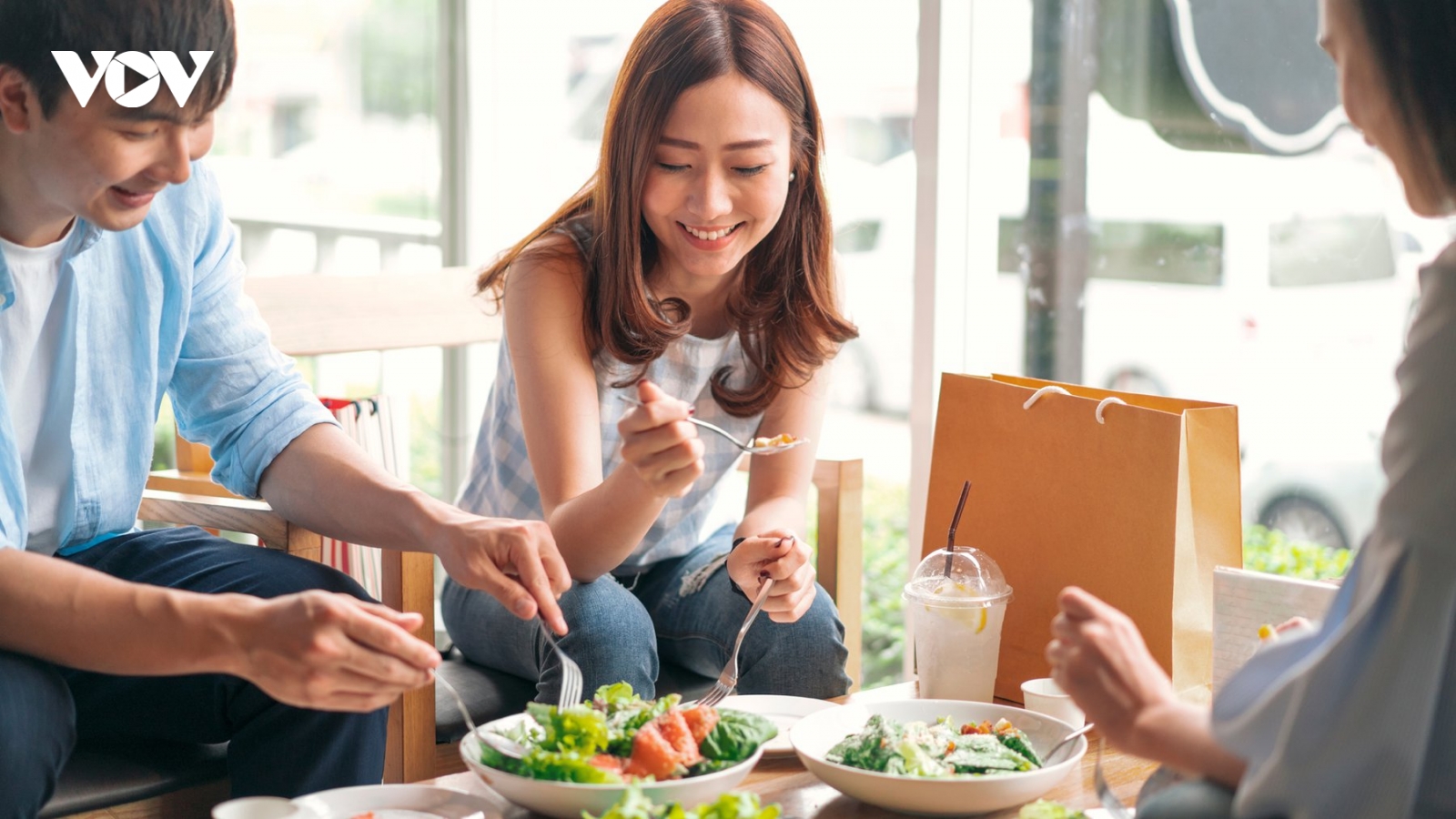 Những thực phẩm không nên ăn khi đang đói