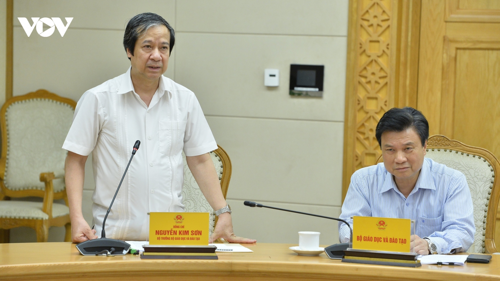 Bộ GD-ĐT báo cáo vấn đề rà soát SGK và học phí cho năm học mới
