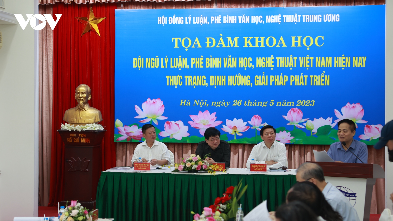 Lý luận, phê bình văn học - nghệ thuật vừa yếu, vừa thiếu