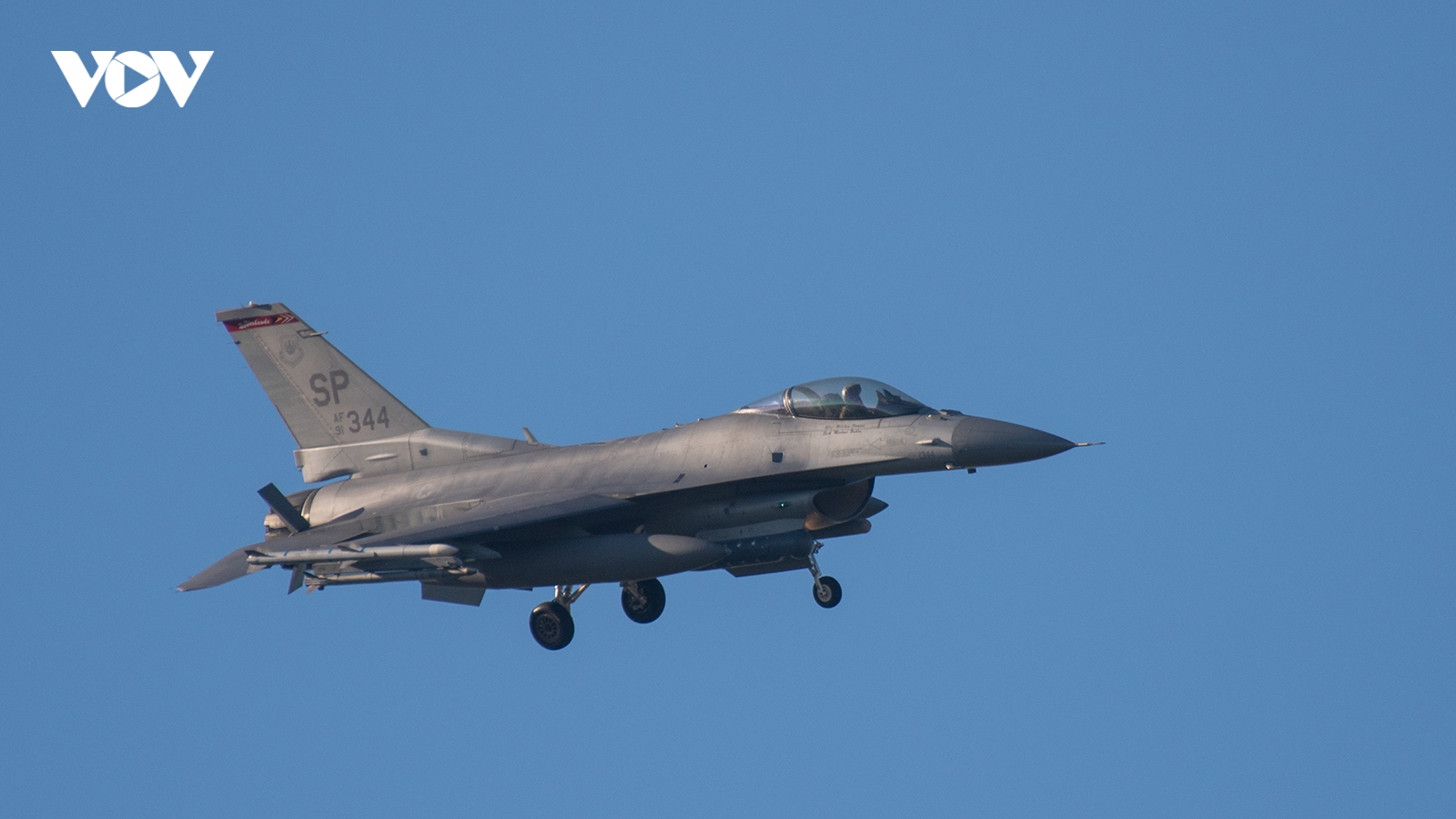 Không quân Mỹ: Cần vài tháng để đưa tiêm kích F-16 tới Ukraine