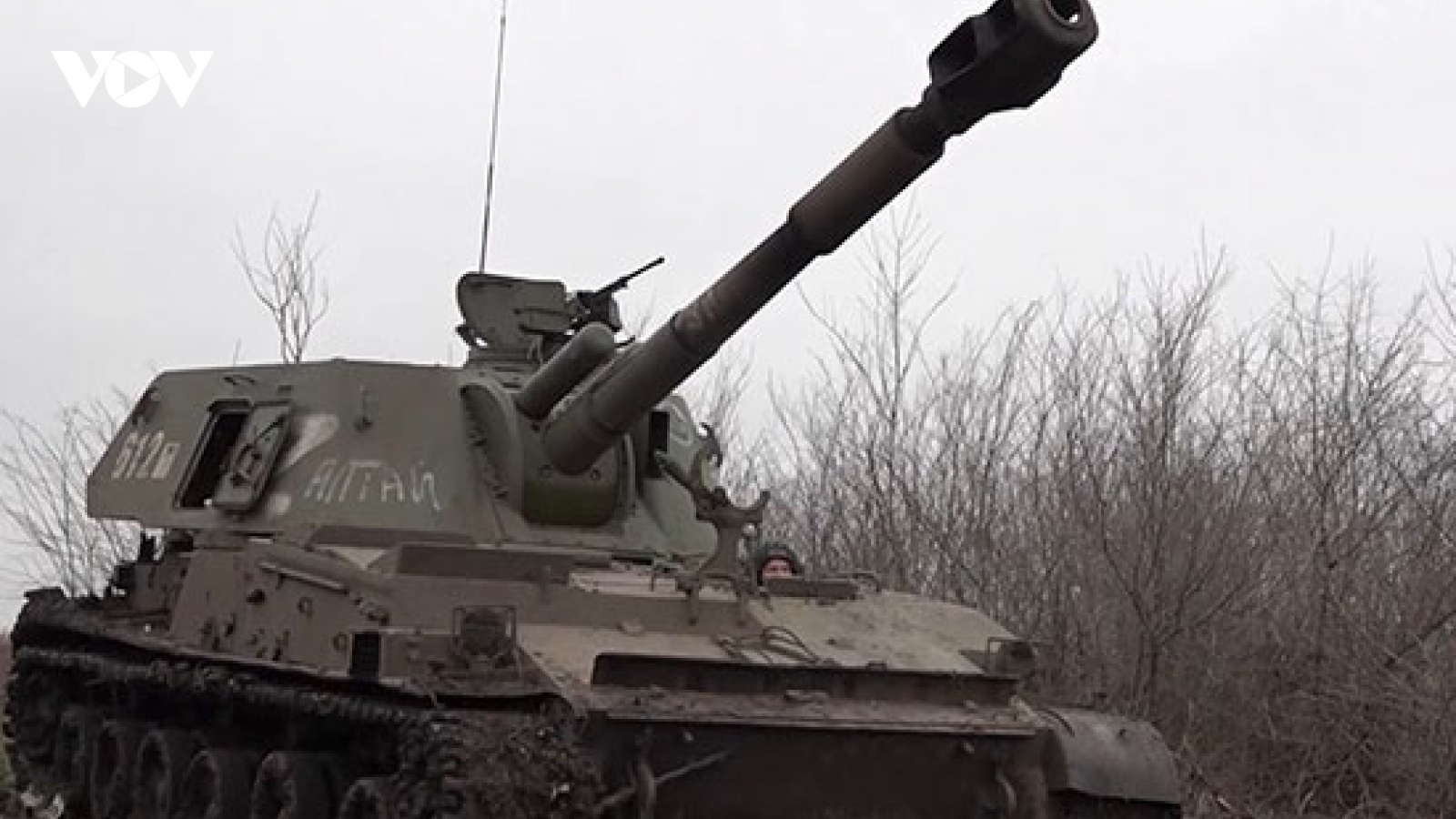 Pháo tự hành Akatsiya của Nga dội hỏa lực vào mục tiêu Ukraine