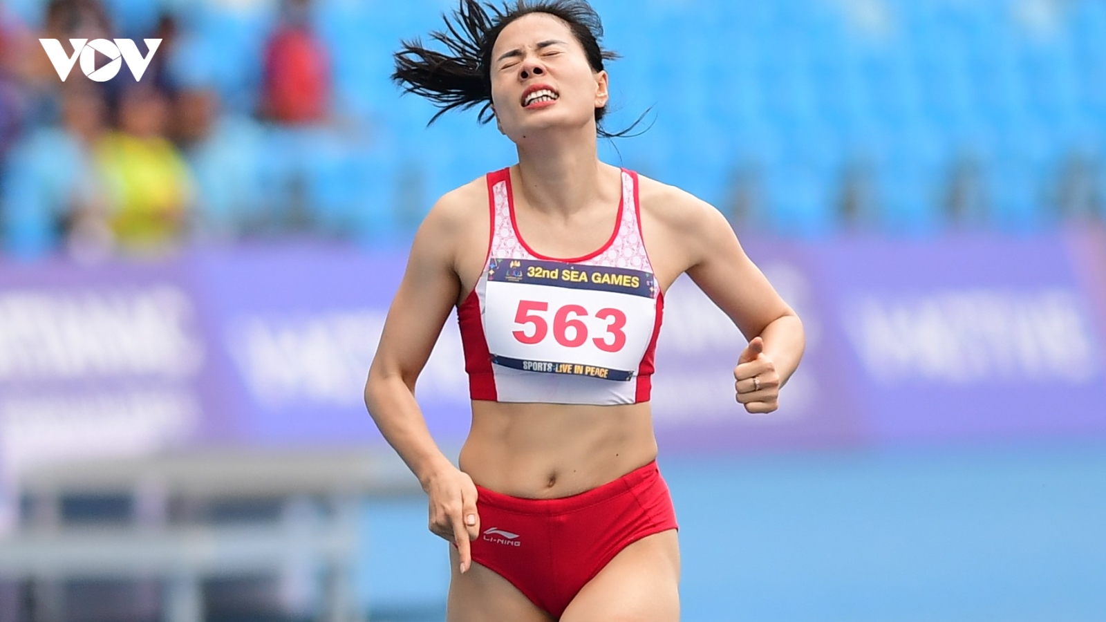 Nguyễn Thị Huyền thua tức tưởi trên đường chạy chung kết 400m nữ