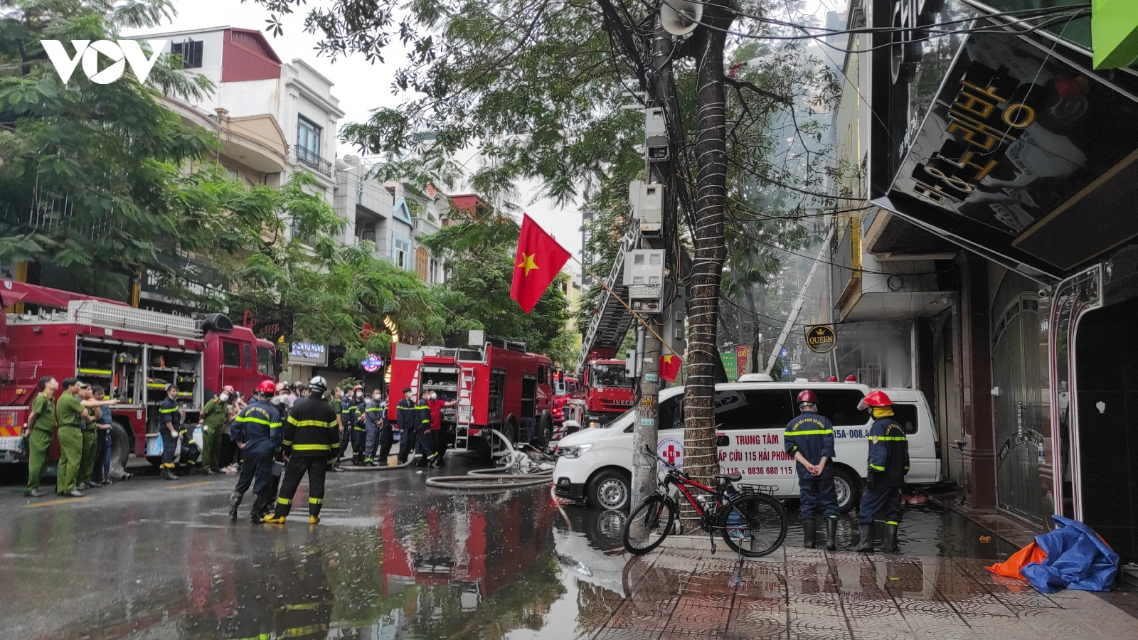 Cháy lớn tại quán bar trên phố Văn Cao (Hải Phòng)