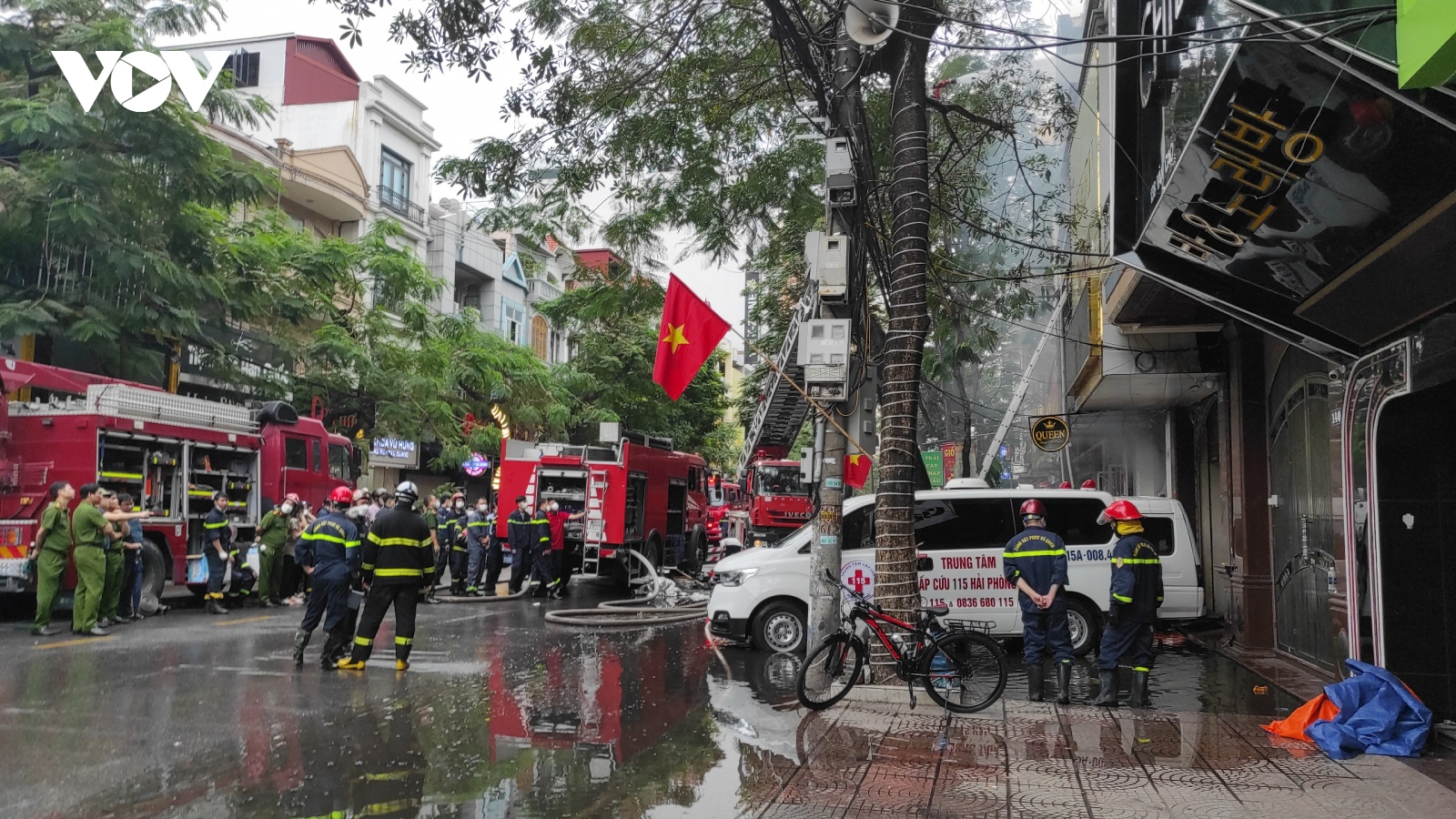 Cháy lớn tại quán bar trên phố Văn Cao (Hải Phòng)