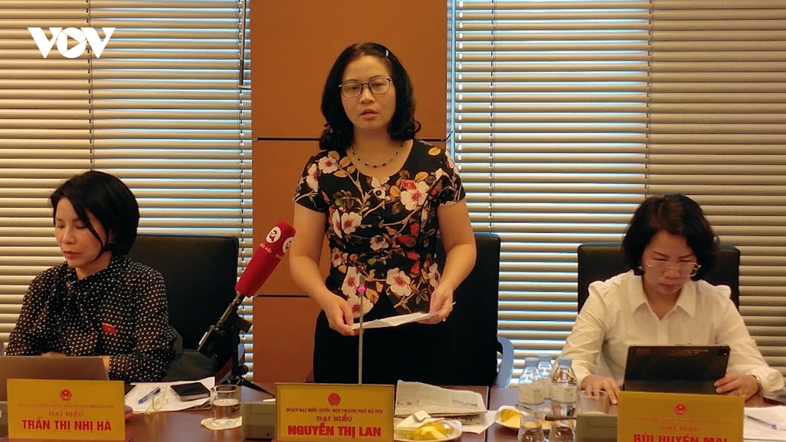 Cán bộ “đóng băng” công việc trong khi doanh nghiệp sợ bị “vạ lây”