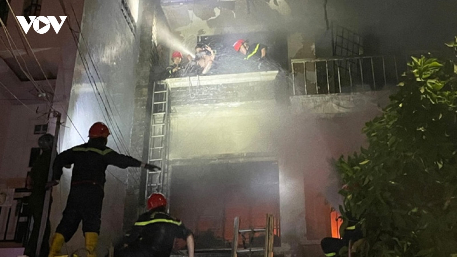 TP.HCM: Cháy nhà lúc nửa đêm, 3 người thương vong