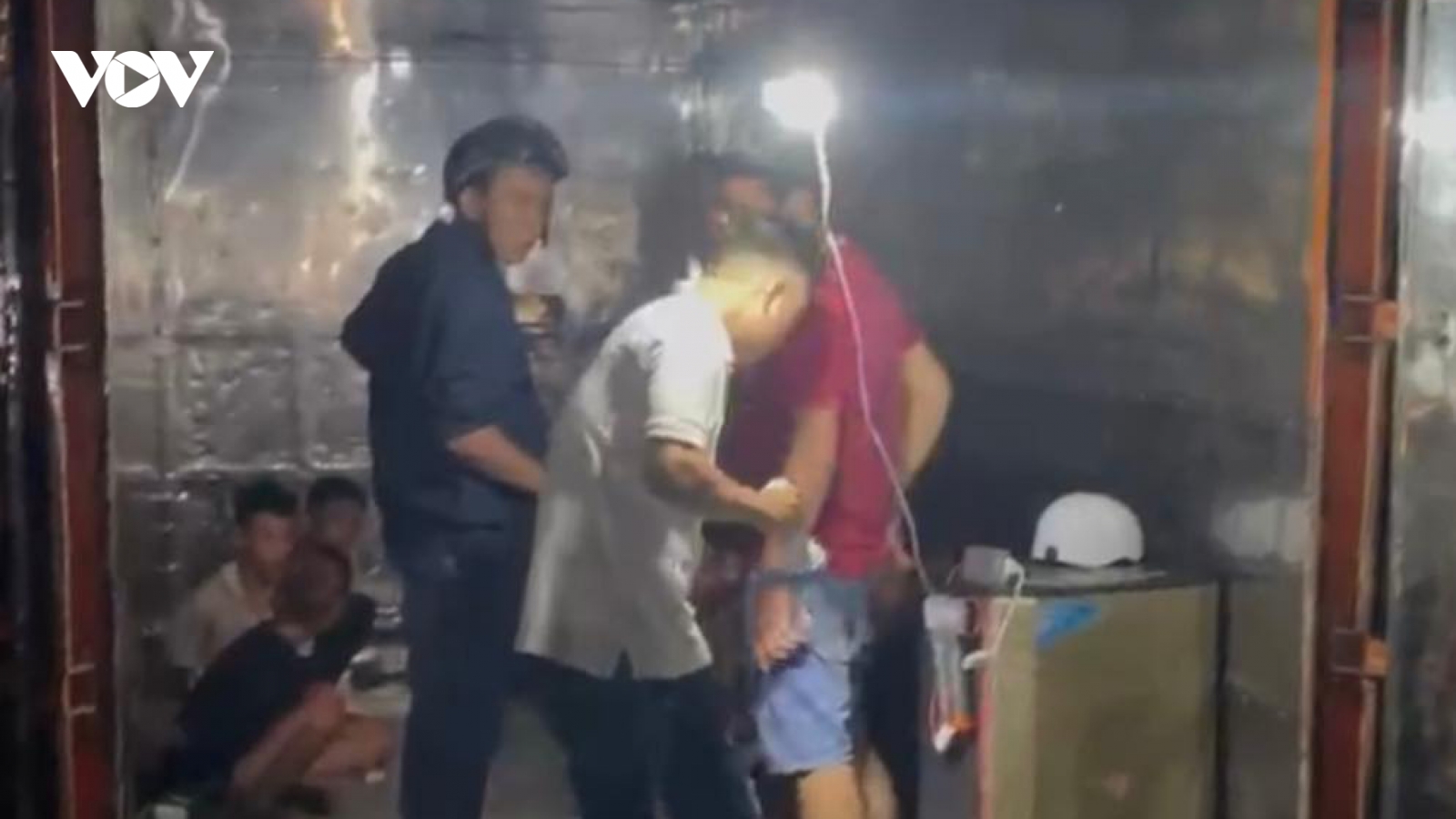 Băng cướp nhí ở Bình Dương bị bắt khi đang ăn mừng “chiến tích”