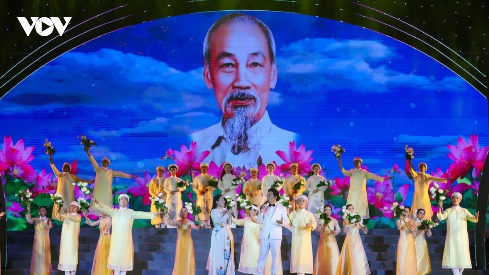 Nghệ An khai mạc Lễ hội Làng Sen 2023
