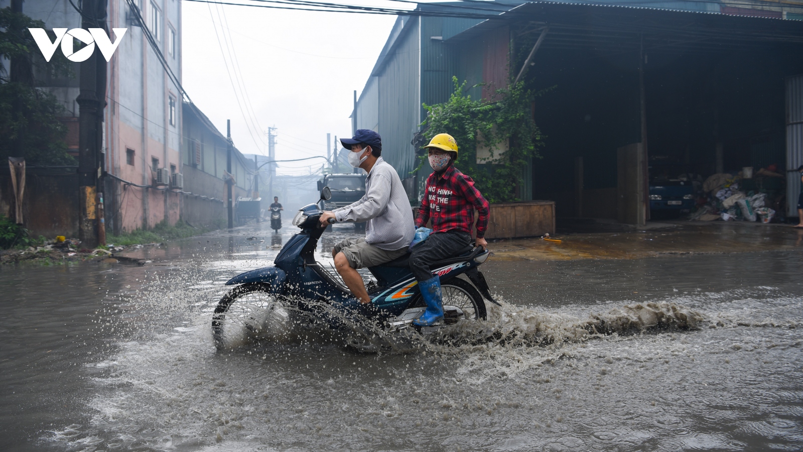 Người dân TP. Bắc Ninh khổ sở vì tuyến đường ngập nước thải