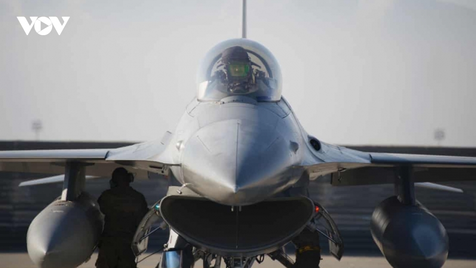 Đan Mạch sẽ huấn luyện phi công Ukraine sử dụng máy bay F-16