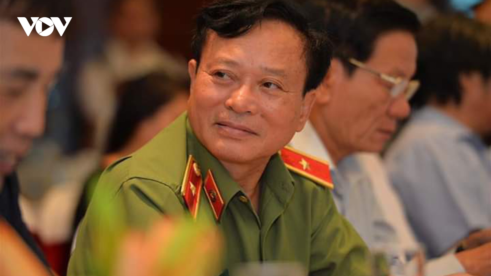 “Chân vấy bùn, tay lấm bẩn” làm sao có thể nêu gương, giáo dục người khác