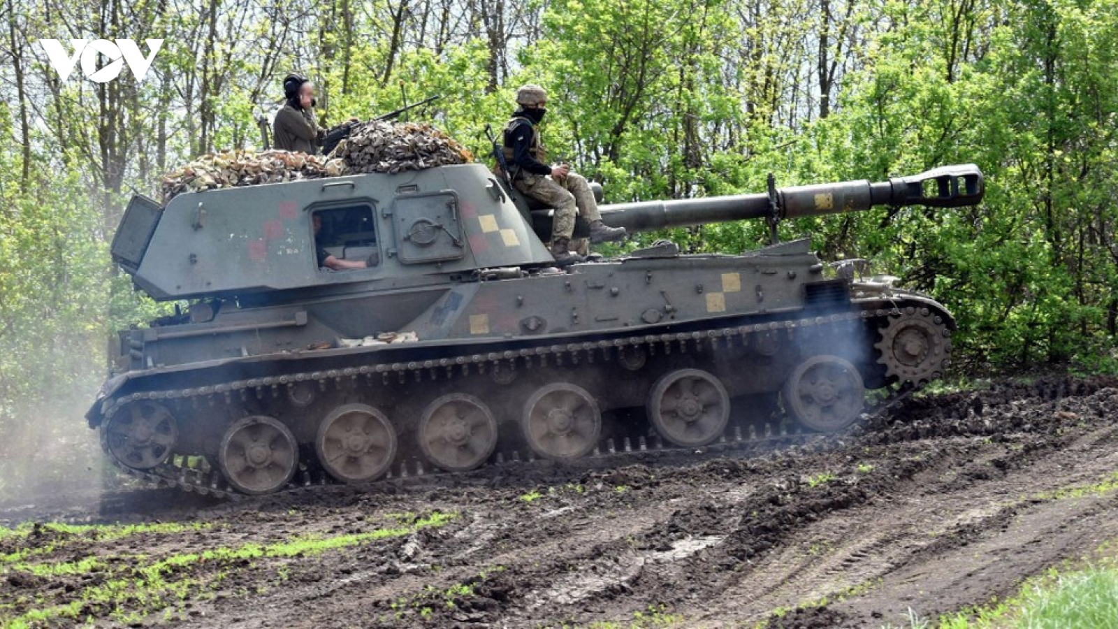Pháo tự hành Nga Akatsiya khai hỏa vào mục tiêu tại Ukraine