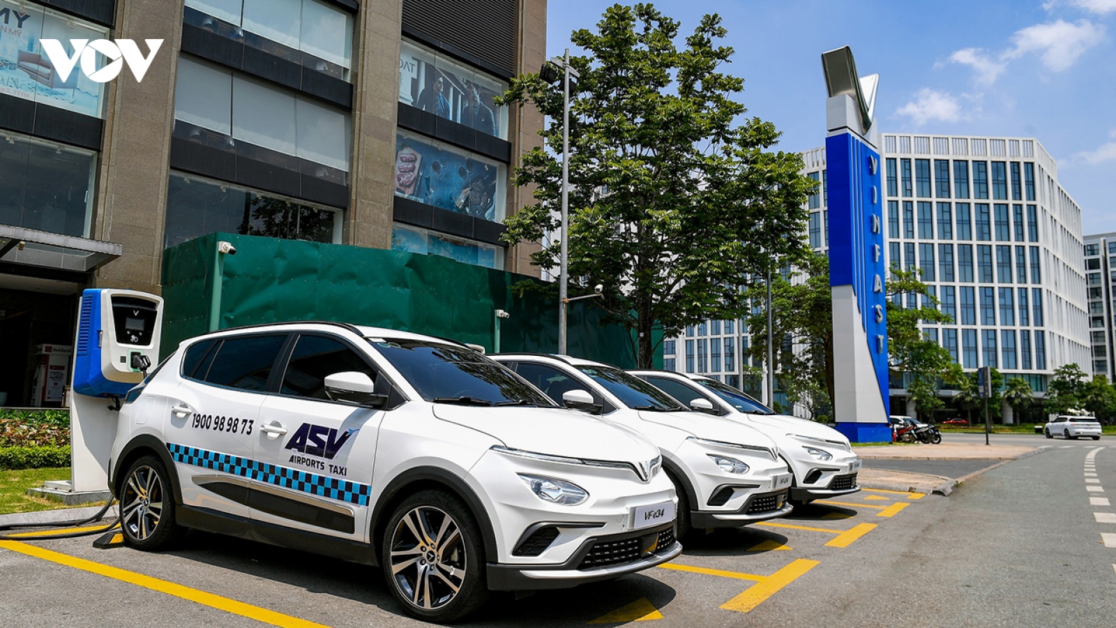 ASV Airports Taxi thuê 500 ô tô điện VinFast từ GSM