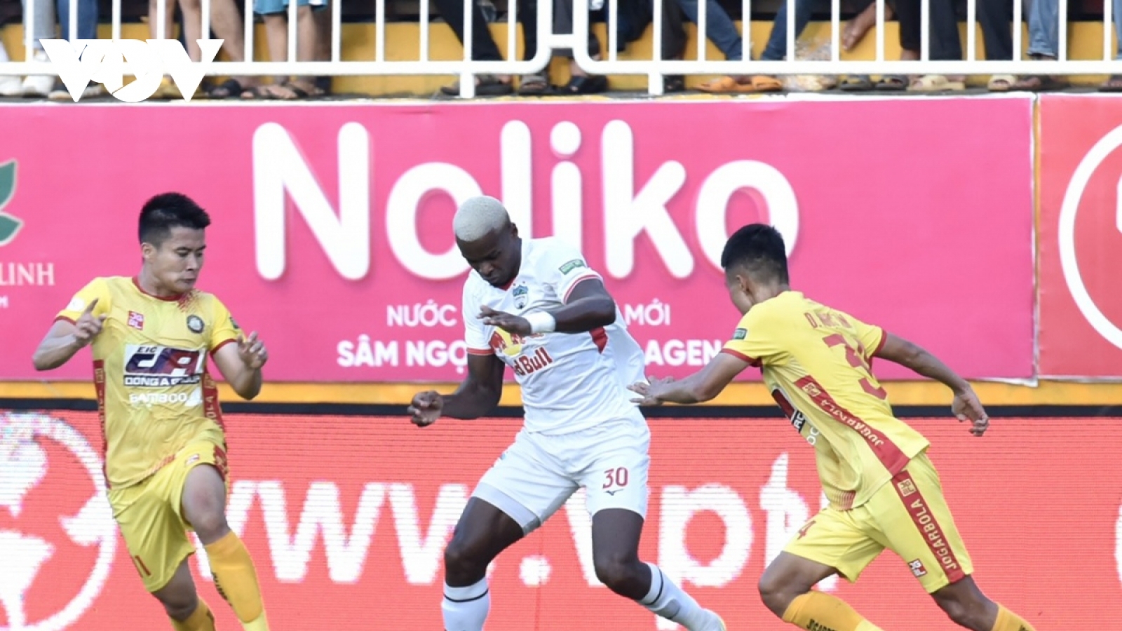 Lịch thi đấu bóng đá hôm nay (19/5): V-League 2023 sôi động trở lại