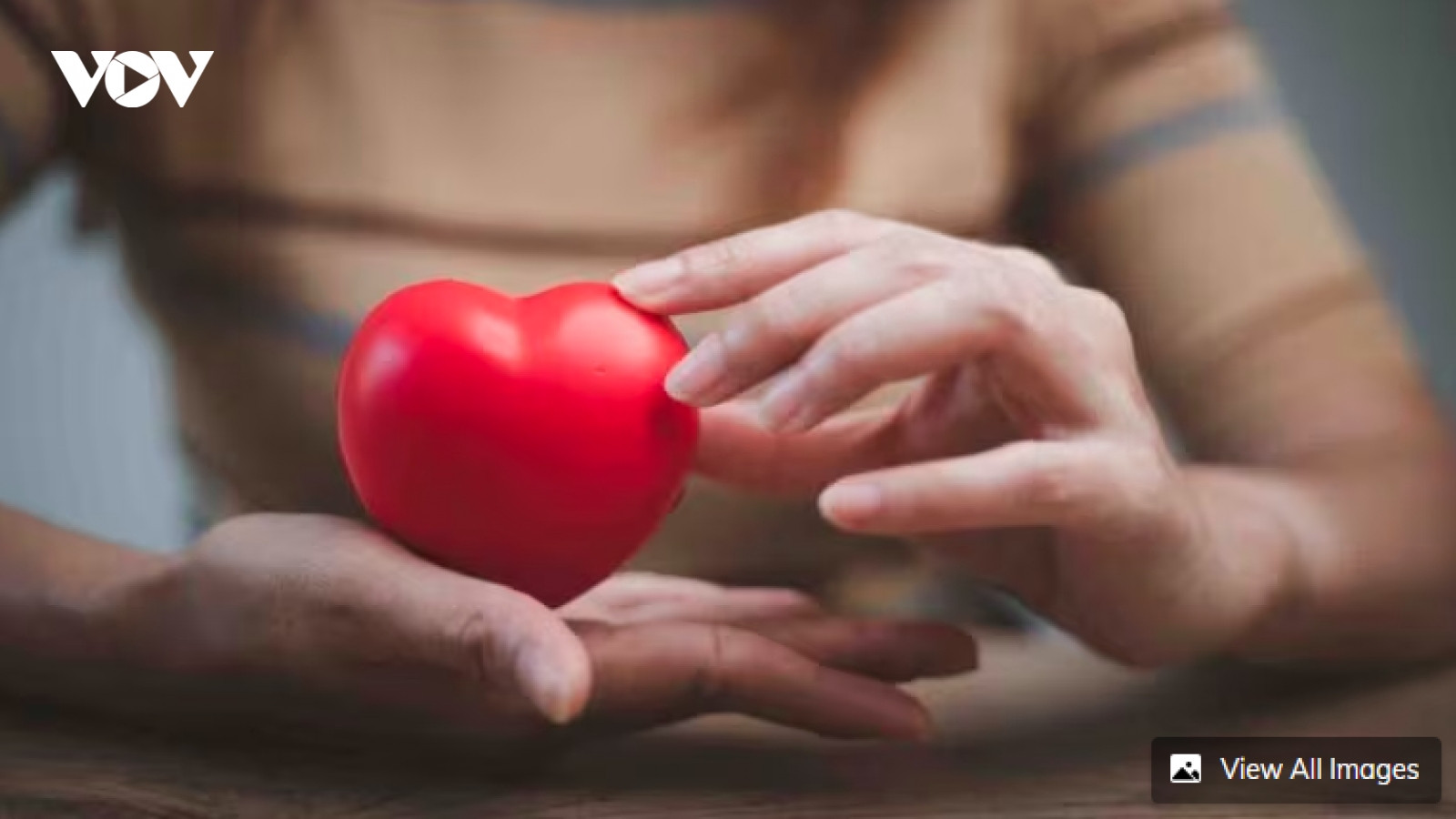 Giảm lượng muối ăn vào để tránh nguy cơ huyết áp cao