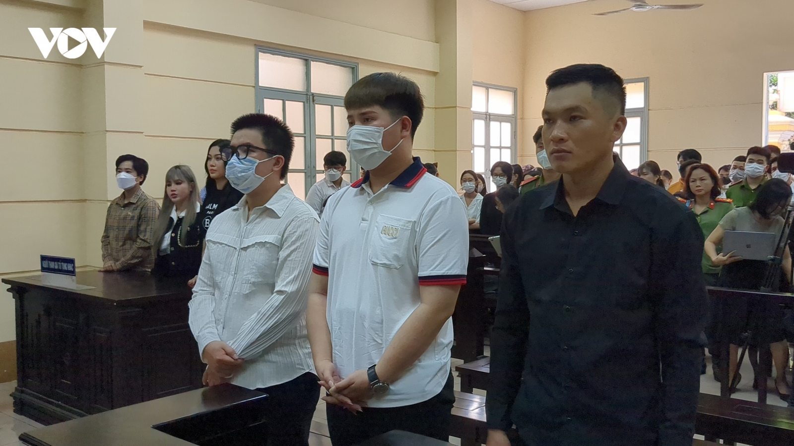 Trang Nemo nhập viện, tòa tạm hoãn xét xử bị cáo này và đồng phạm