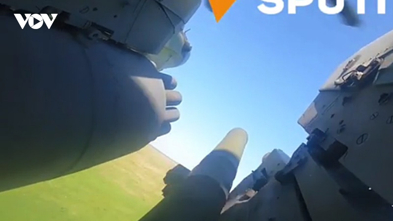 Trực thăng sát thủ Ka-52 của Nga phóng rocket S-8 vào chốt chỉ huy Ukraine