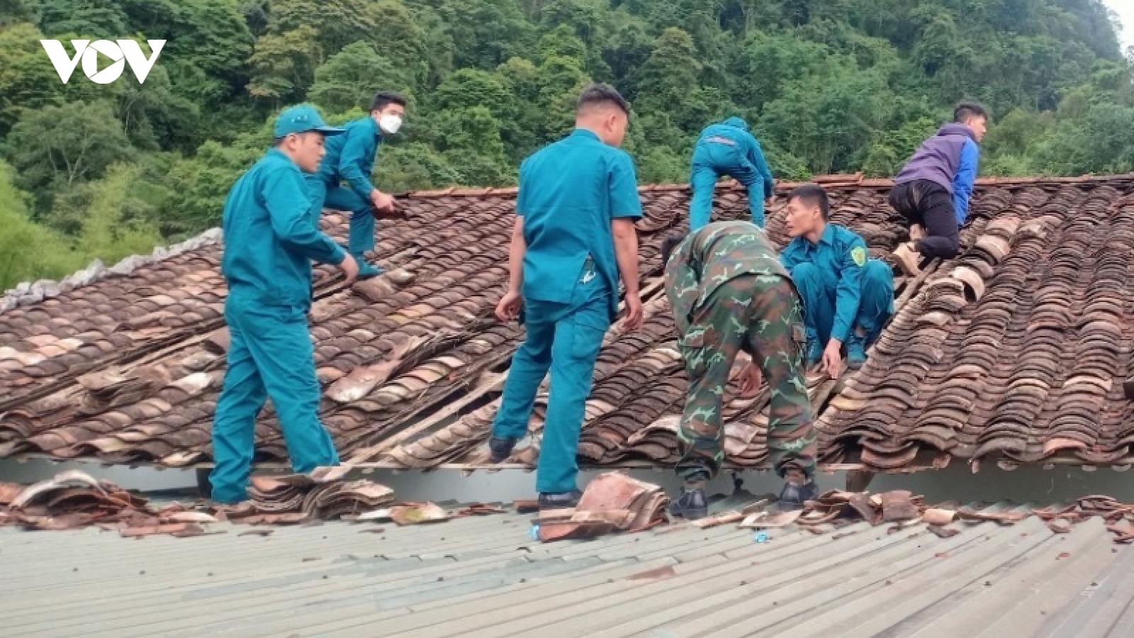 Cao Bằng khẩn trương khắc phục hậu quả mưa đá khiến hàng trăm ngôi nhà bị hư hại
