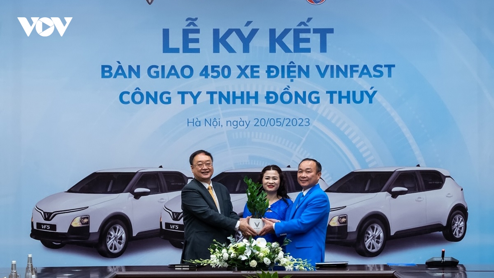 Lado Taxi mua thêm 300 xe VinFast VF 5 Plus để mở rộng dịch vụ taxi điện