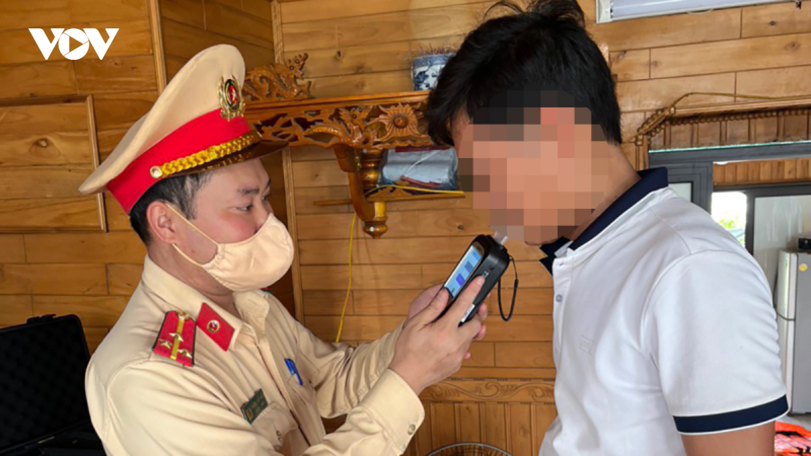Hà Nội: Lần đầu xử phạt lái tàu thủy vi phạm nồng độ cồn
