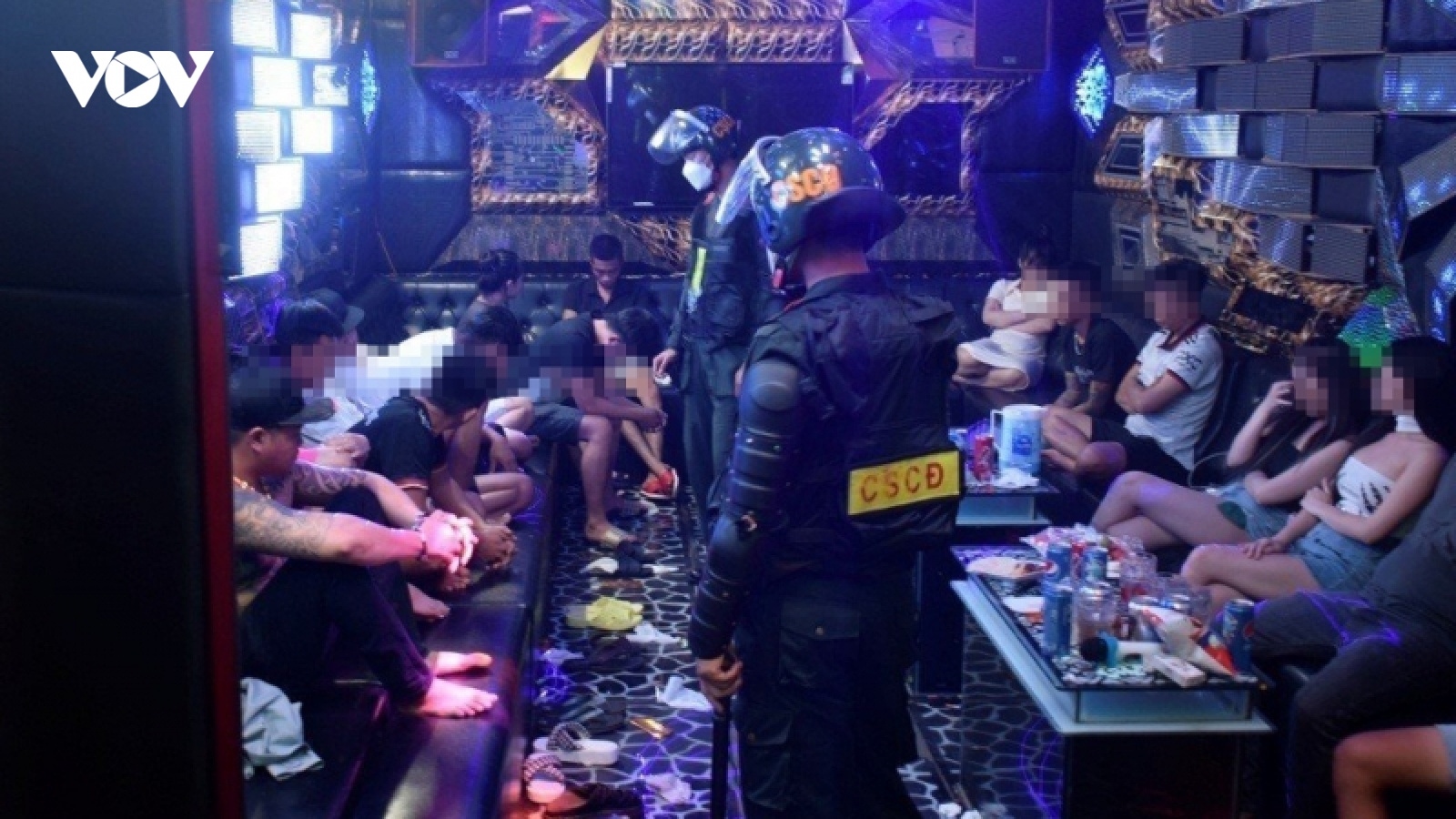 Công an Bình Phước phát hiện 41 người dương tính với ma túy trong quán karaoke