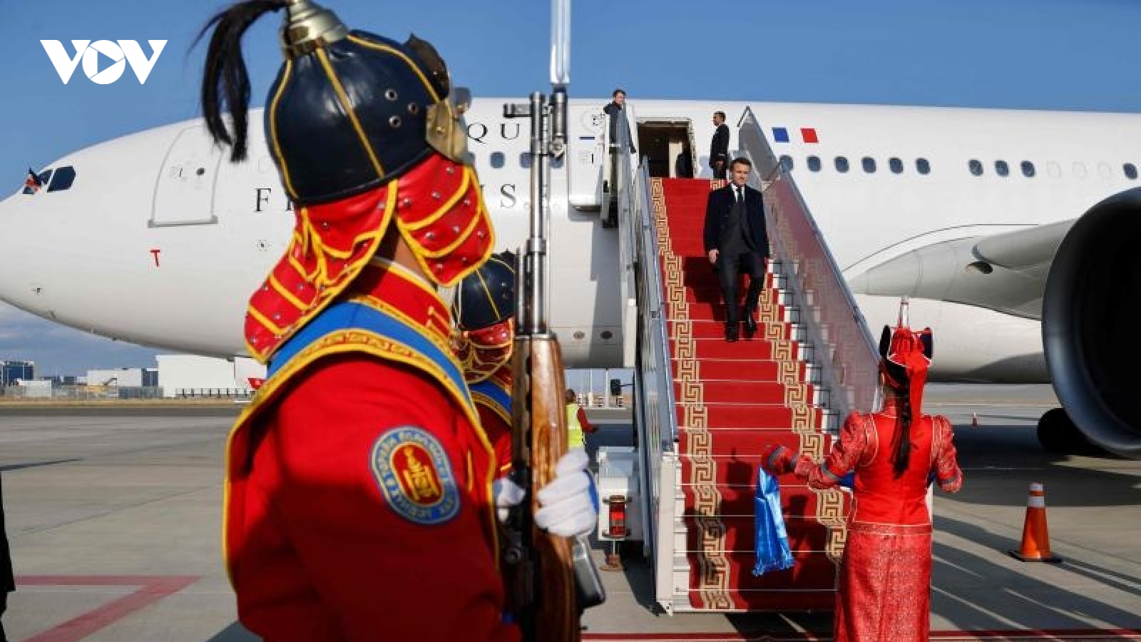 Tổng thống Pháp Macron thăm Mông Cổ thúc đẩy hợp tác năng lượng