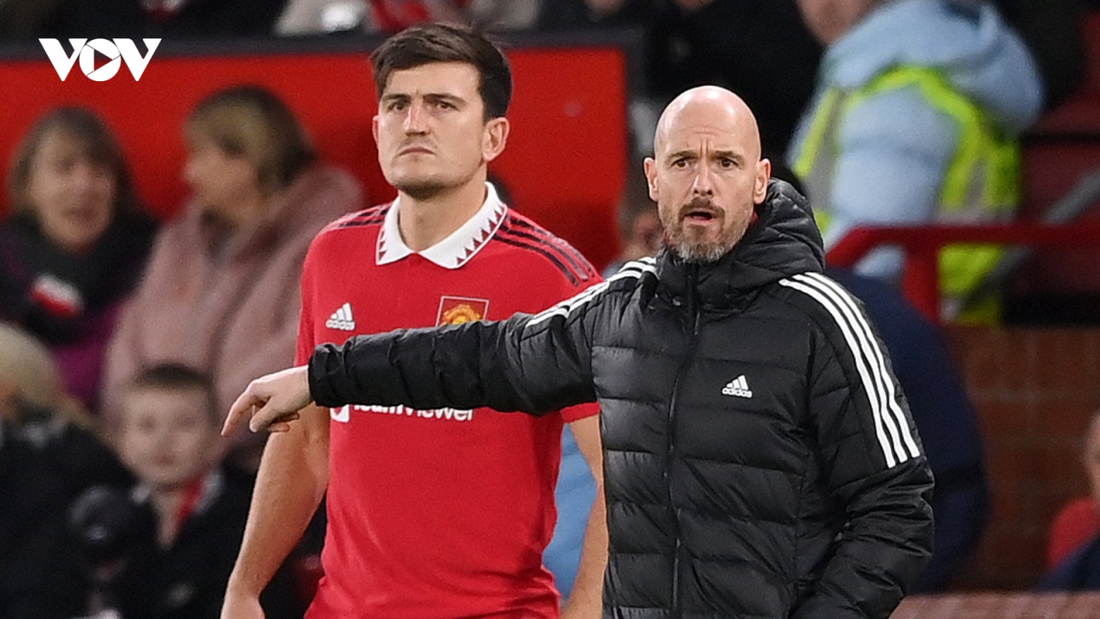 HLV Erik Ten Hag “bật đèn xanh” cho Harry Maguire rời MU
