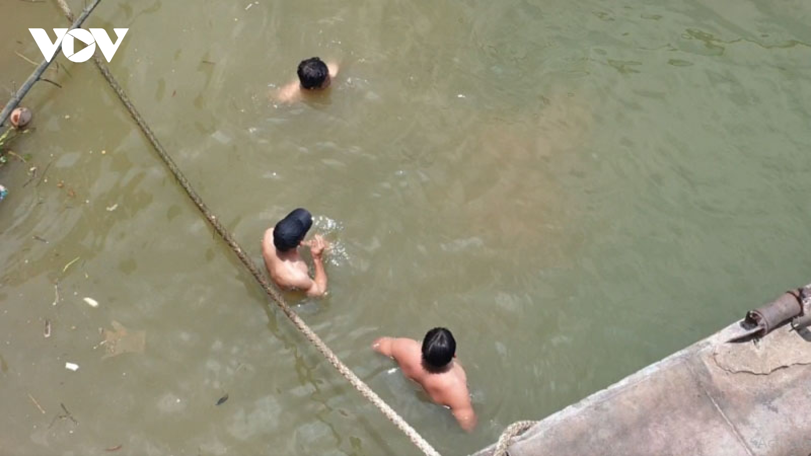 Lặn tìm người đàn ông mất tích trên sông Đồng Nai