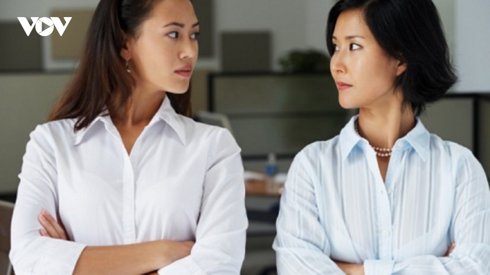 Bất hòa với nàng dâu, mẹ ép con trai bỏ vợ