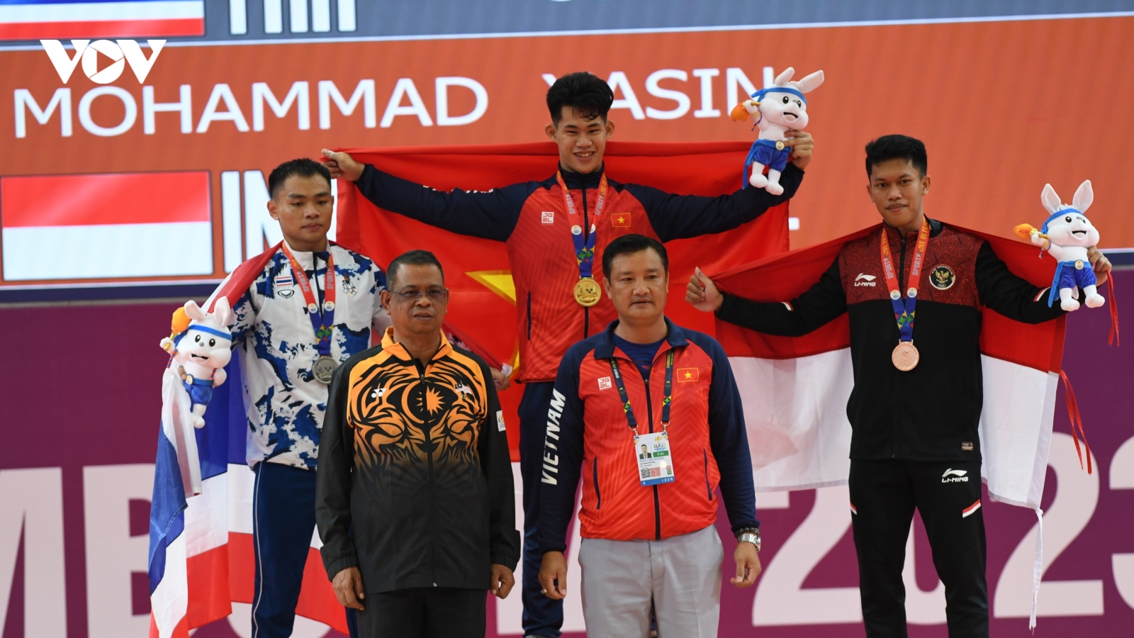 Lực sĩ Việt Nam phá kỷ lục SEA Games, giành HCV đầy kịch tính