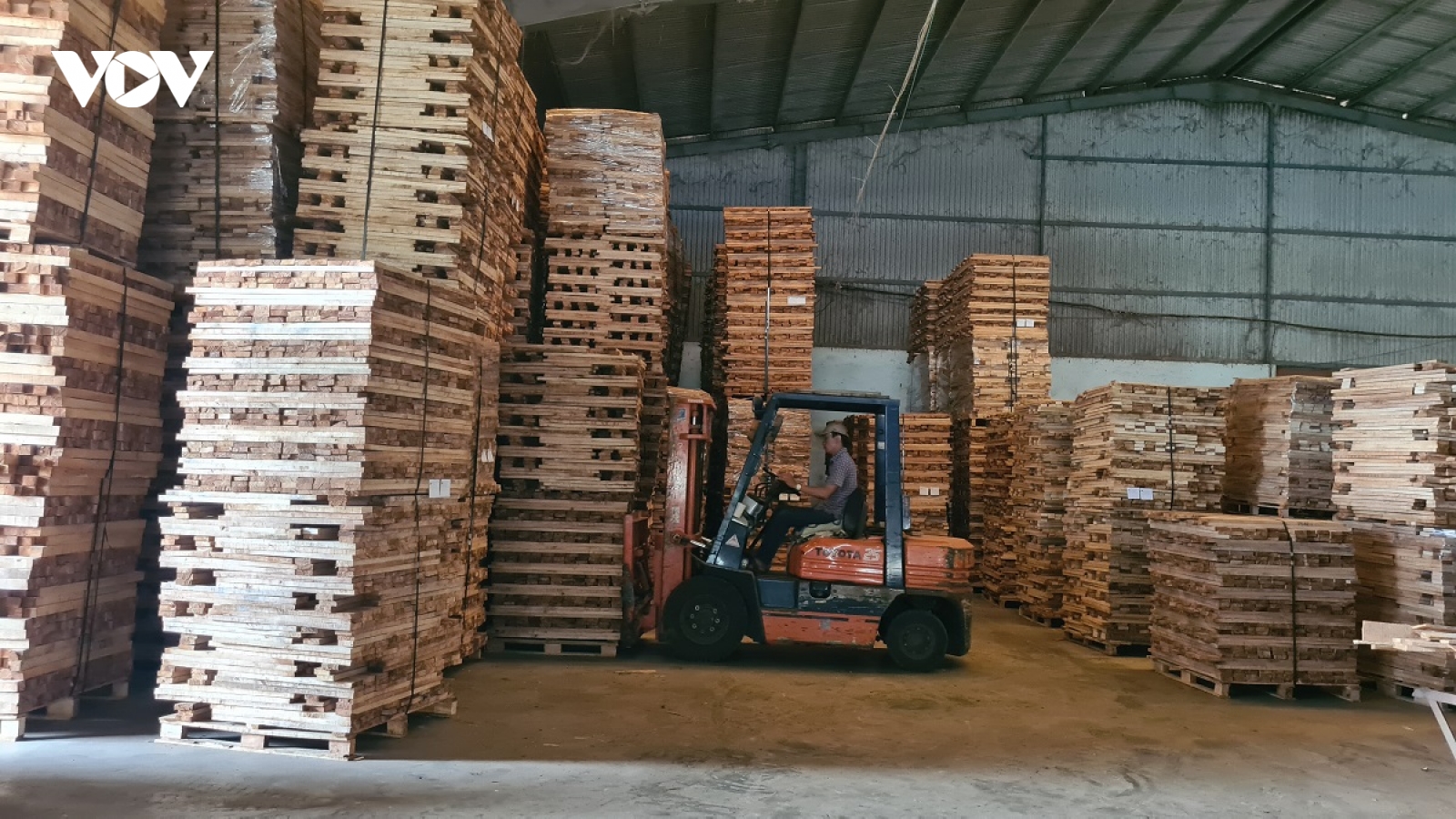 Doanh nghiệp chế biến gỗ gặp khó khăn do thị trường suy giảm nhu cầu