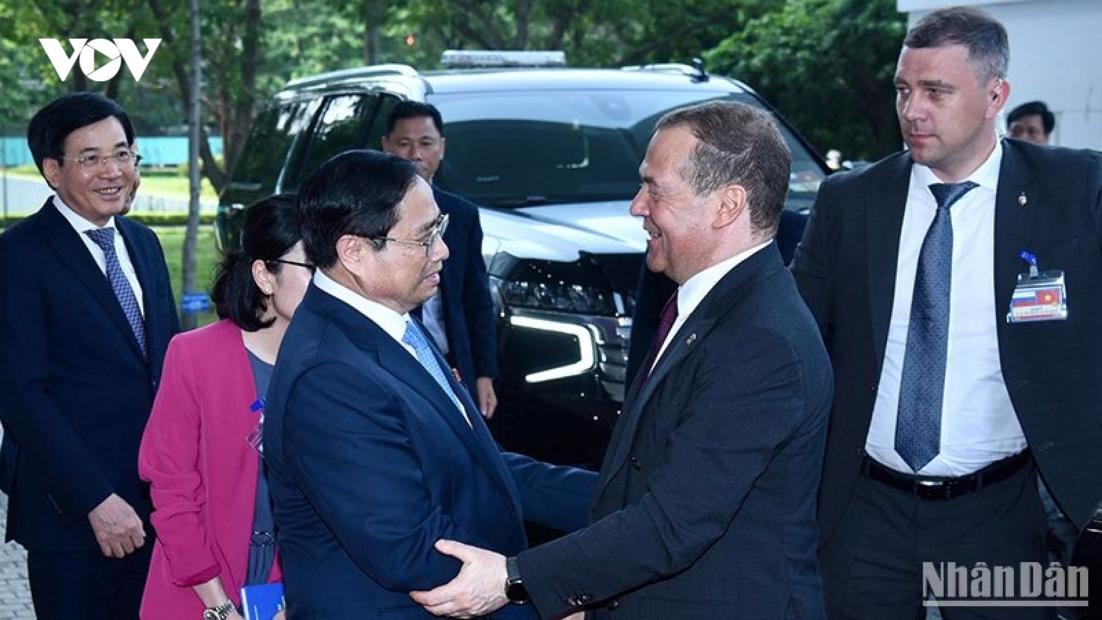 Thủ tướng Phạm Minh Chính tiếp Chủ tịch Đảng Nước Nga Thống nhất Dmitry Medvedev