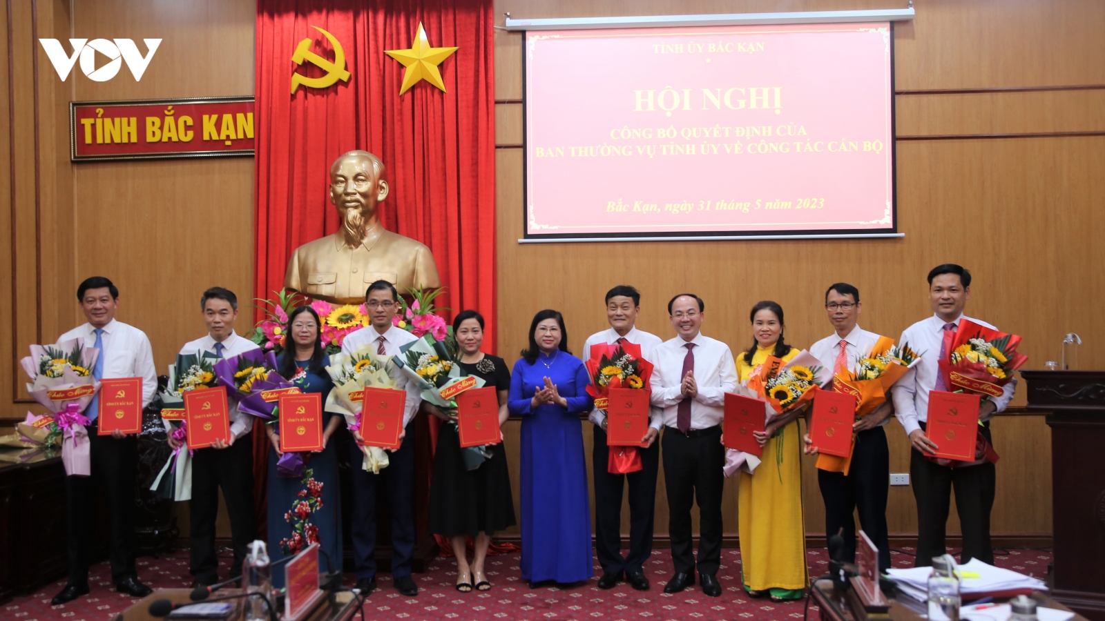 Bắc Kạn công bố quyết định luân chuyển 13 cán bộ lãnh đạo quản lý