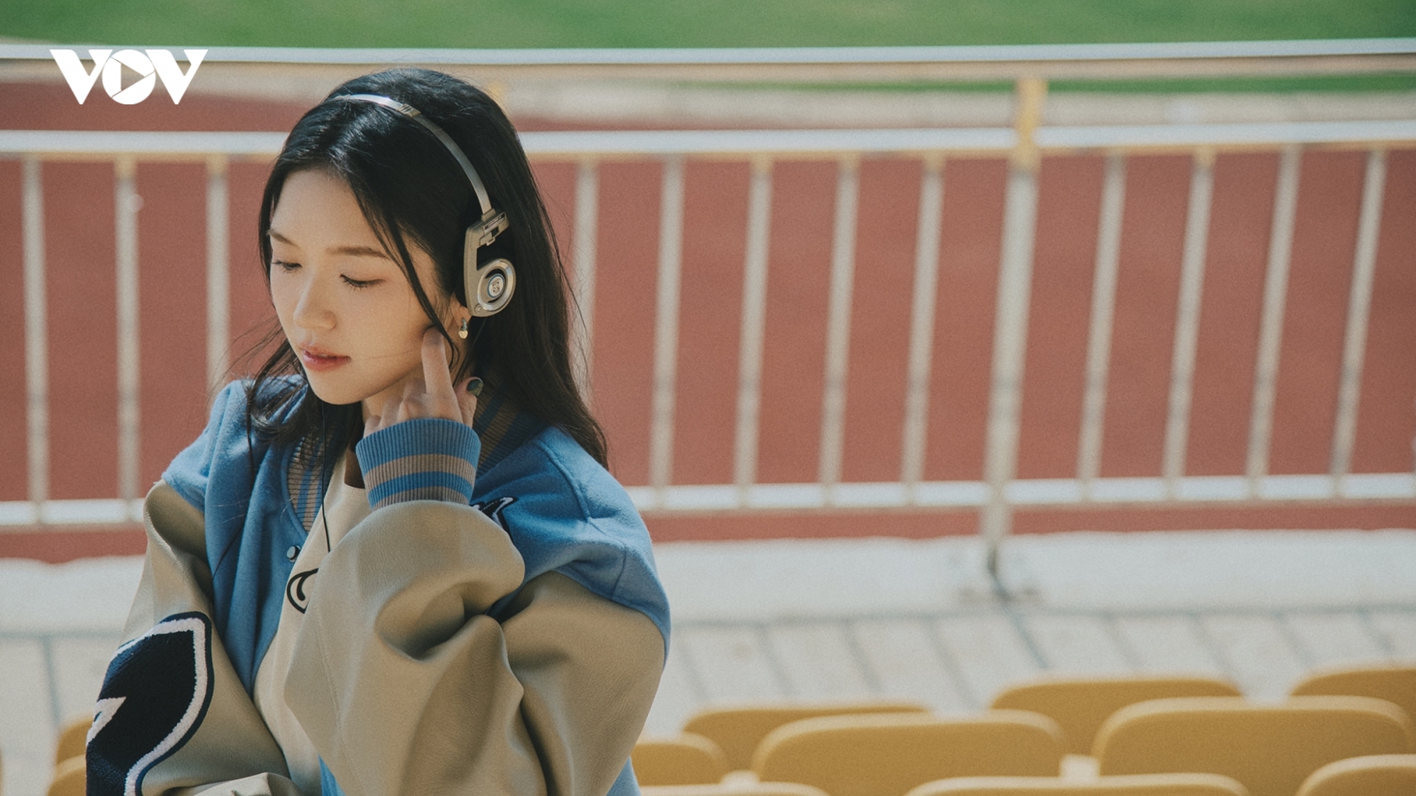 Suni Hạ Linh chính thức trở lại Vpop sau 4 năm vắng bóng