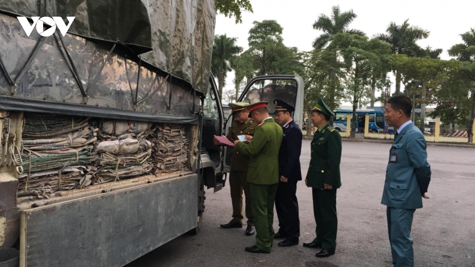 Hoàn tất thủ tục giải thể Trạm kiểm soát liên hợp Km15 bến đò Dân Tiến, Quảng Ninh