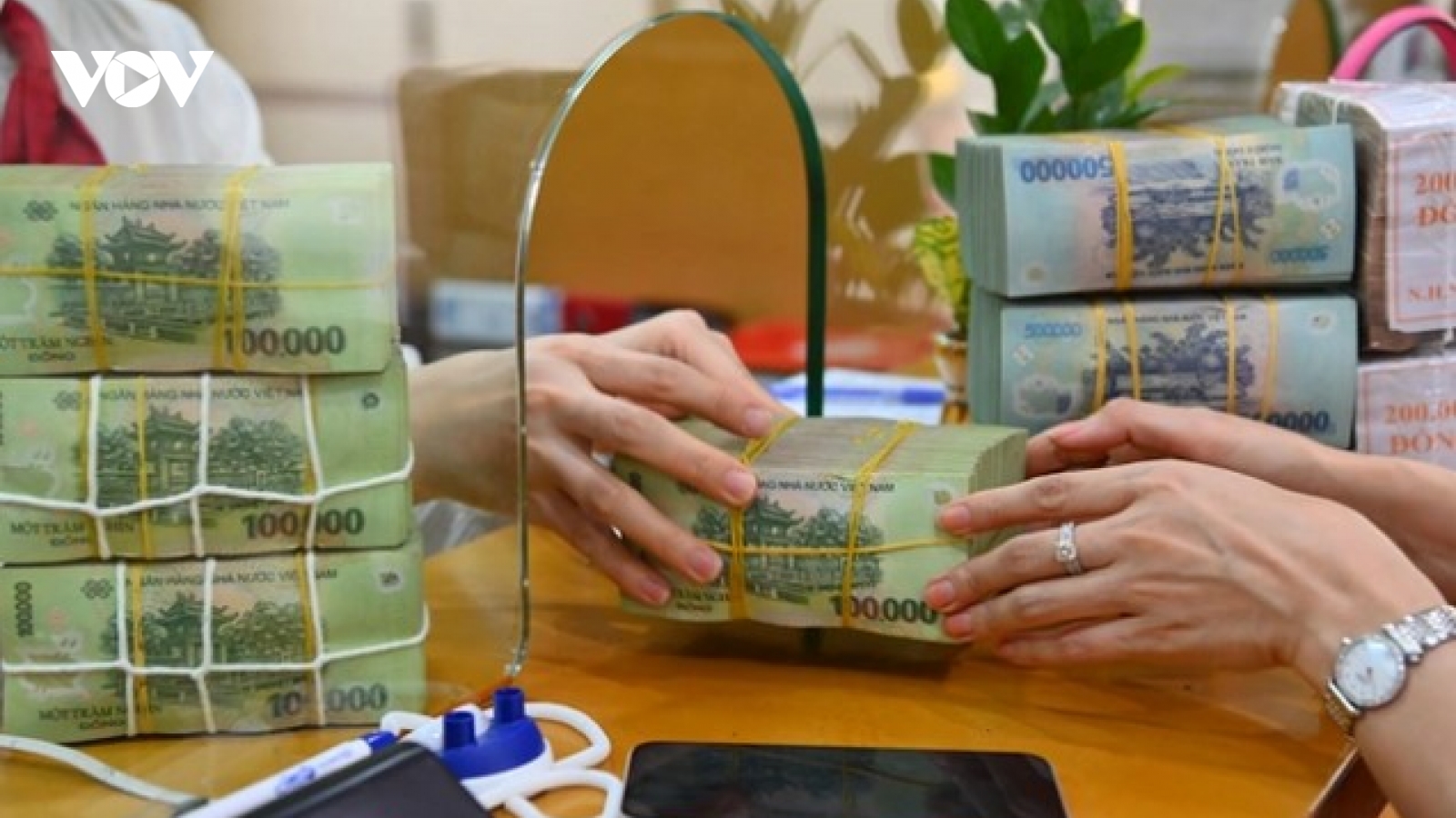 Facebook, Google... đã nộp hơn 7.000 tỷ đồng tiền thuế