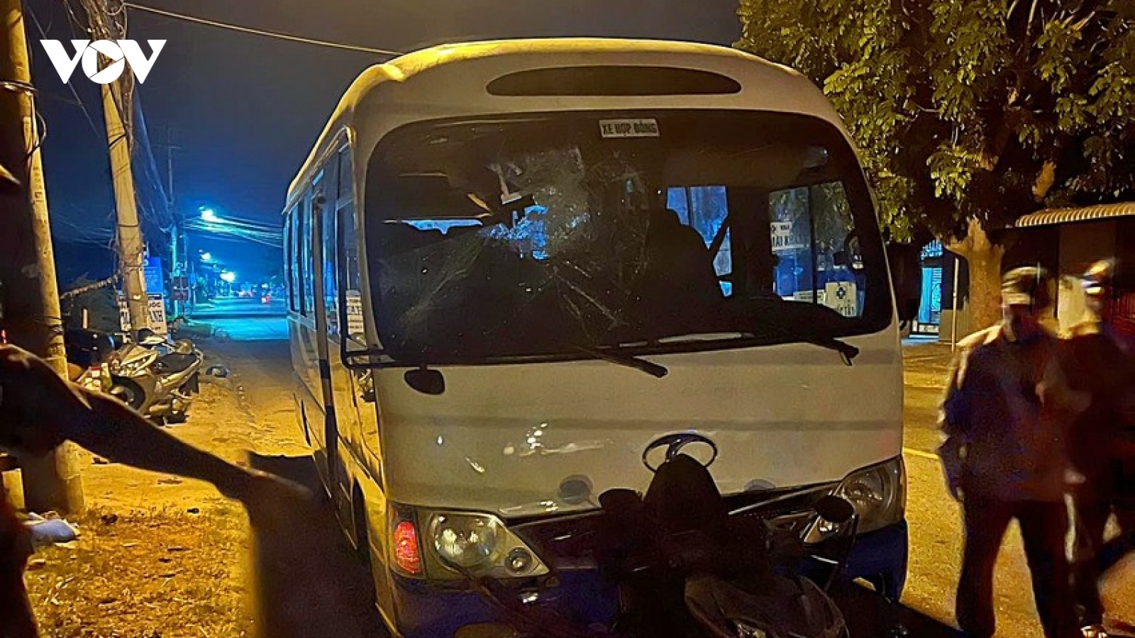 "Siêu trộm" 14 tuổi lại trộm xe khách 30 chỗ lái gây tai nạn giao thông