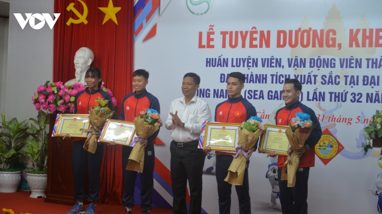 Cần Thơ tuyên dương vận động viên xuất sắc tại SEA Games 32