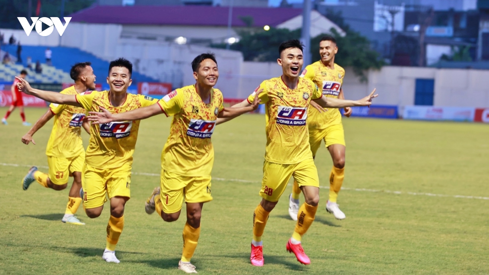 Bình Dương - Thanh Hoá: Chạy đà cho "chung kết"
