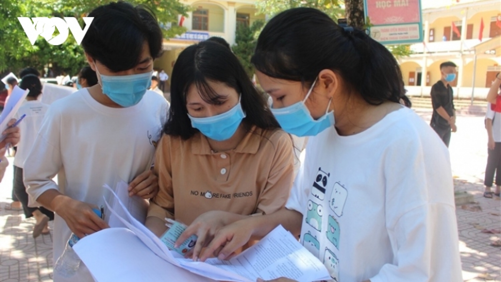 Bị cấm dạy - học thêm, thầy trò phải lén lút...